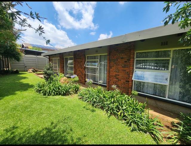 4 BEDROOM HOUSE FOR SALE IN VERWOERDPARK